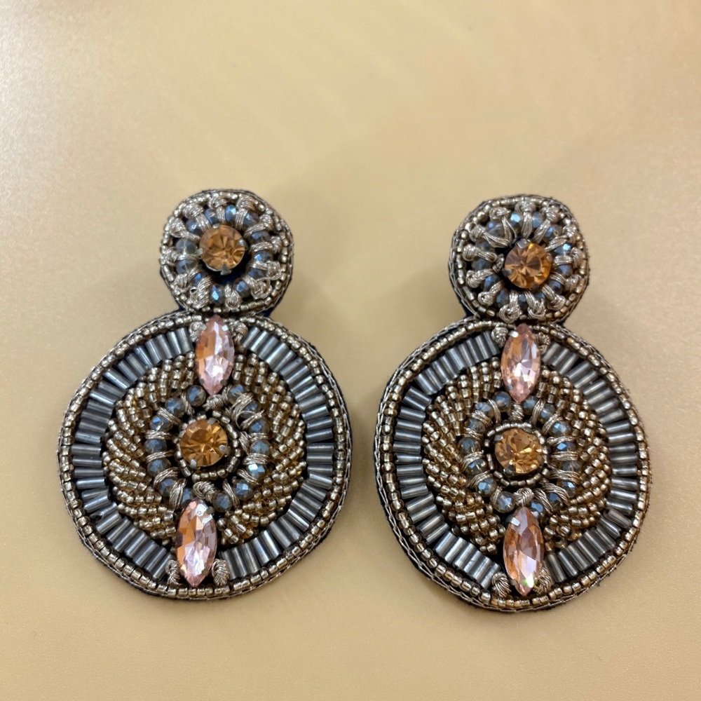 Handbeaded earrings from India - Picture 2 of 7